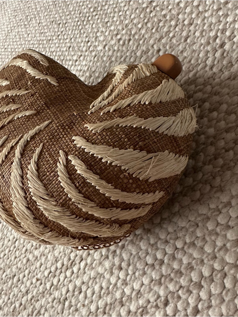 Poolside Anna Shell Clutch - Picture 5 of 6